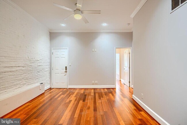 Foto del edificio - 1302 S Charles St