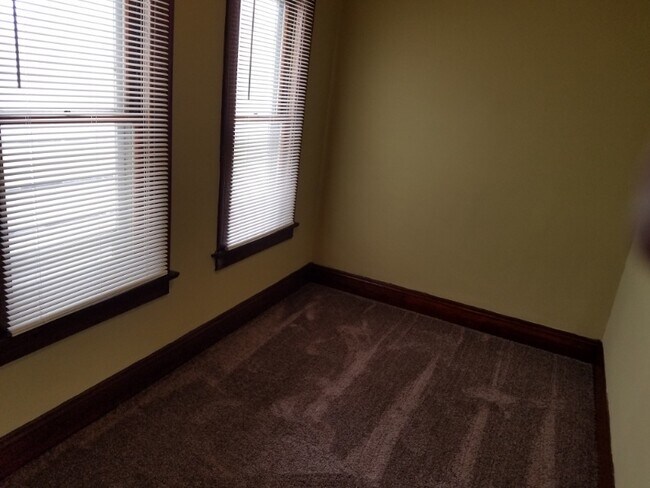 Foto del edificio - 6810 Fleet Ave