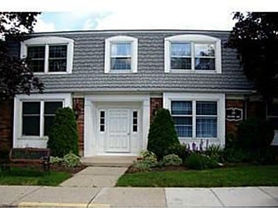 20 Guilford Entrance - 20 Guilford Ln
