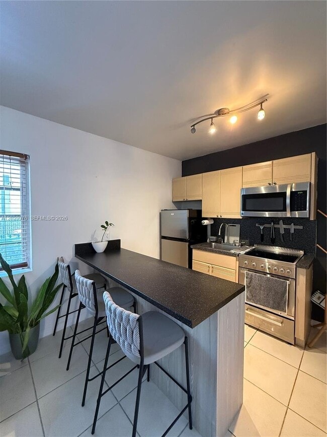 Photo - 601 Michigan Ave (Miami Beach, FL) Apartment