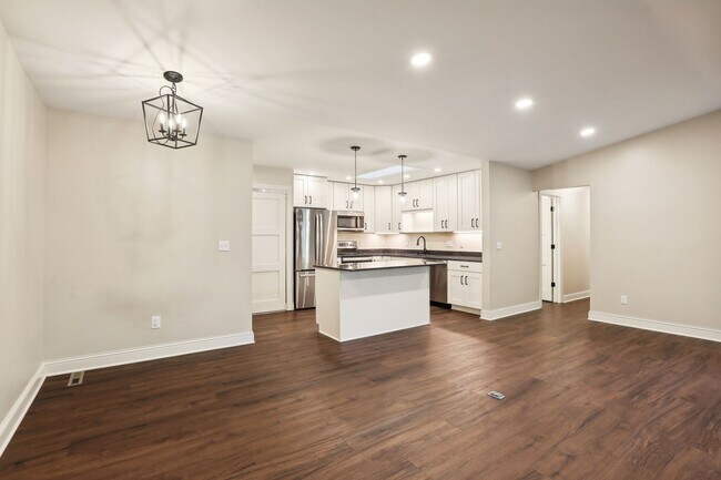 Foto del edificio - 1195 Weston Ln N