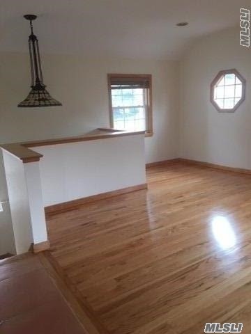 Foto del edificio - 245-47 60th Ave