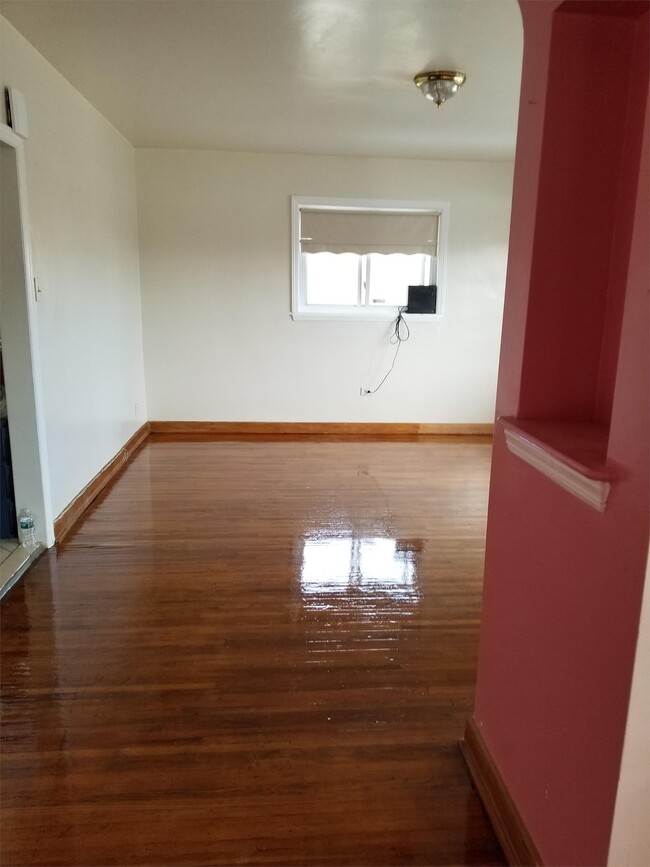 Foto del edificio - 1151 Levick St