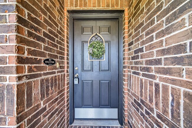 Foto del edificio - 23718 Water Hickory Dr