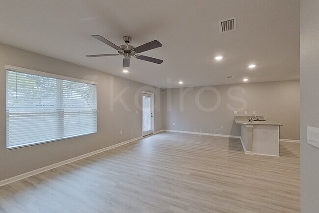 Foto del edificio - 373 Monarch Ln