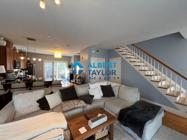 Foto del edificio - 111 Pleasant St