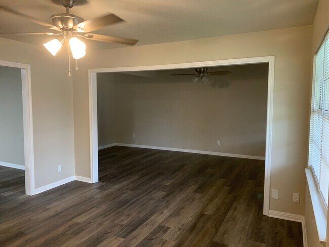 Foto del edificio - 4-Bedroom 1.5 Bath