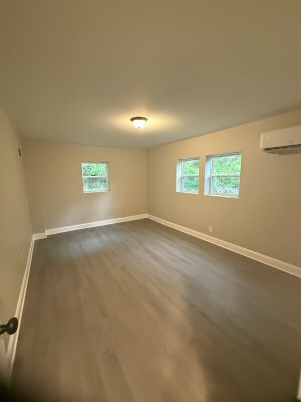 Foto del edificio - 1300-1330 Windsor Avenue - 1316B