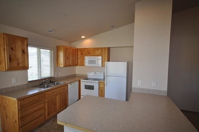 Building Photo - 38 S White Oak Ln