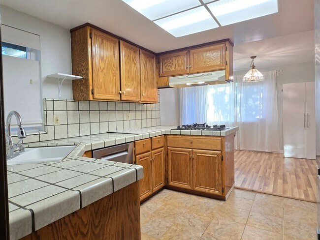 Foto del edificio - 2795 Fountain Oaks Dr