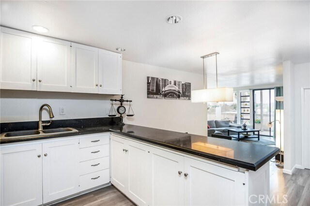 Foto del edificio - 2525 E 19th St