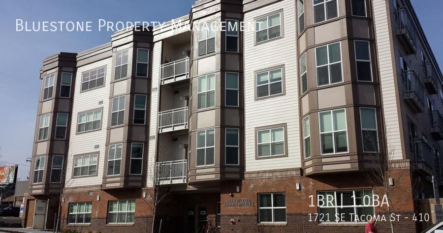 Building Photo - 1721 SE Tacoma St