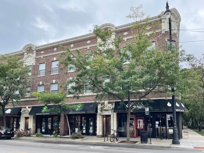 Foto del edificio - 1249 W Devon Ave