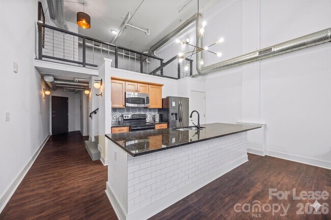 Foto del edificio - 715 N Graham St
