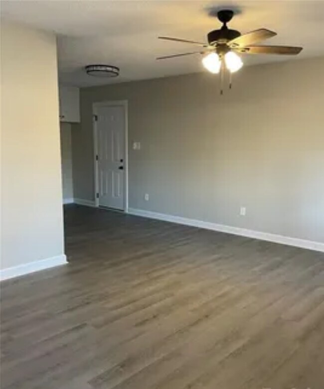 Building Photo - 60 Southbrook Dr