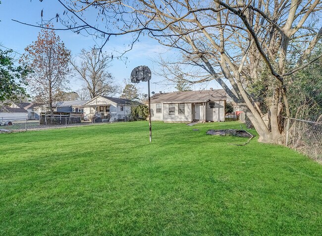 Foto del edificio - 4212 Elizabeth St