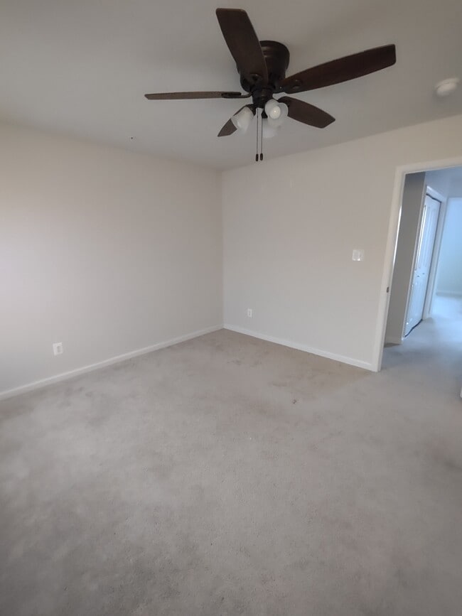 Building Photo - 76 Azalea Cir