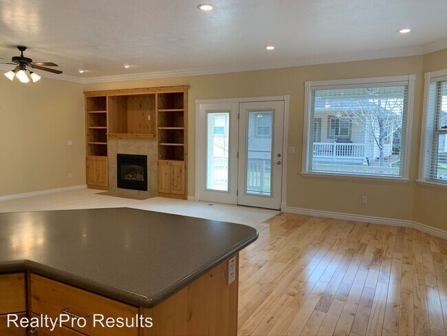 Building Photo - 4 br, 3 bath House - 3319 N. 660 E.