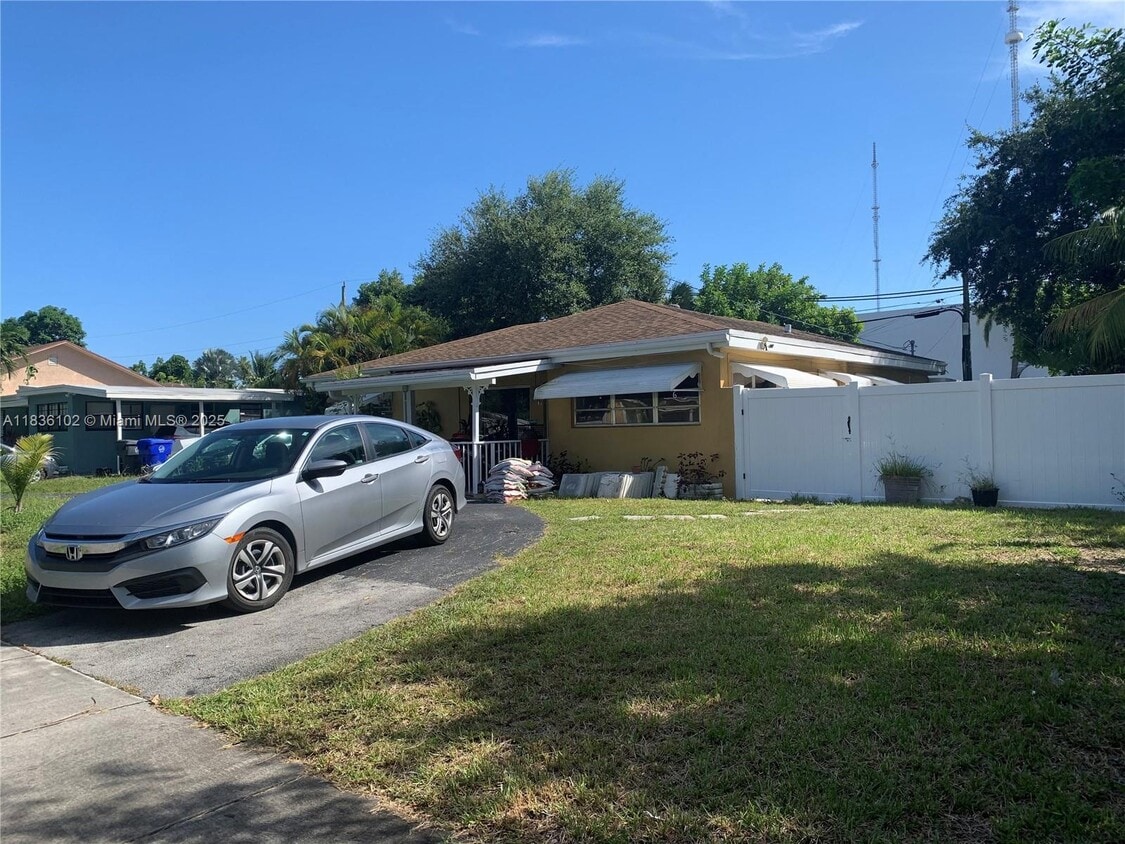 Foto principal - 106 Harvard Rd