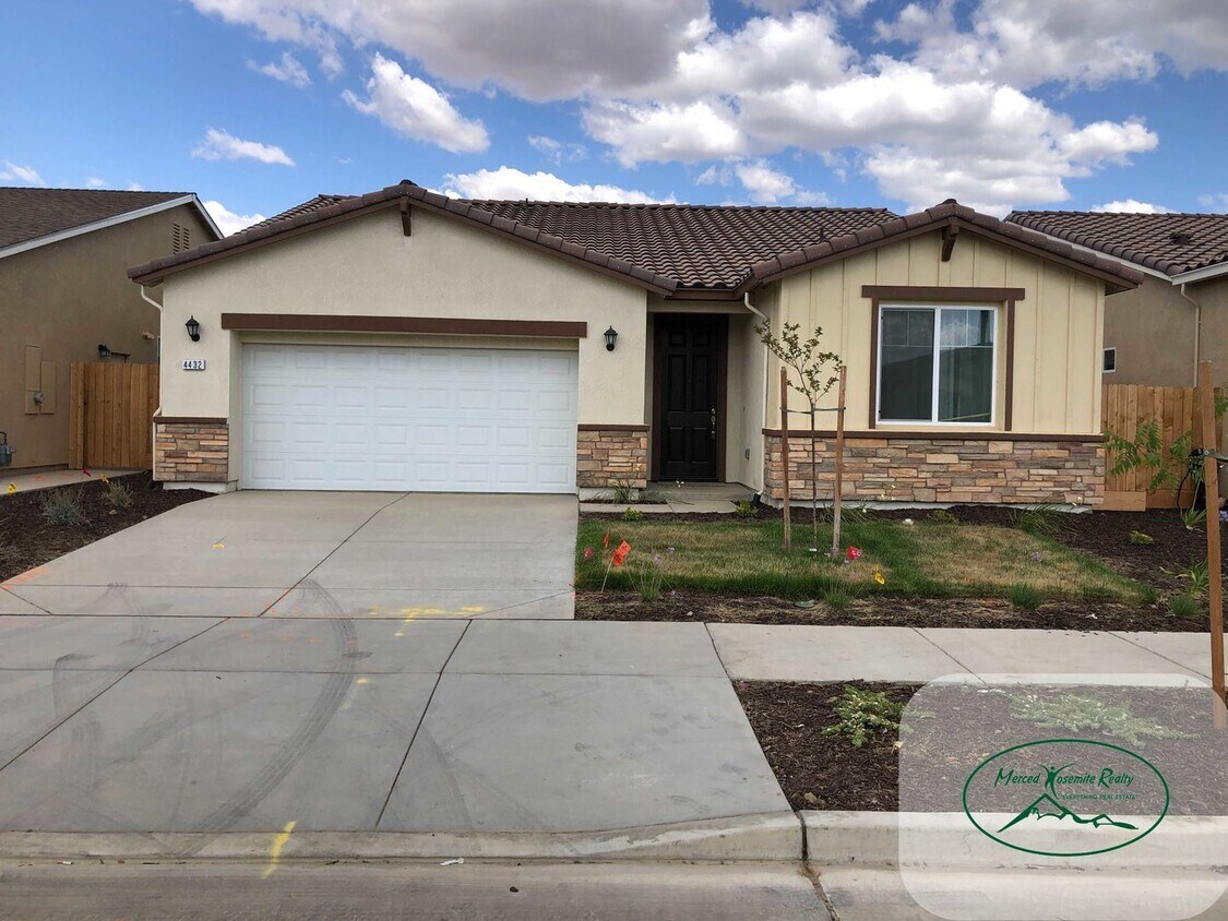 Foto principal - 4 br, 3 bath House - 4432 Lindsey Lane