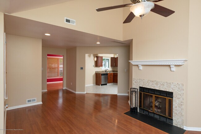 Building Photo - 1501 Buckingham Cir