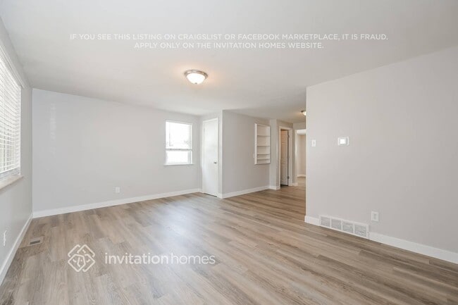 Building Photo - 2748 W Iowa Ave
