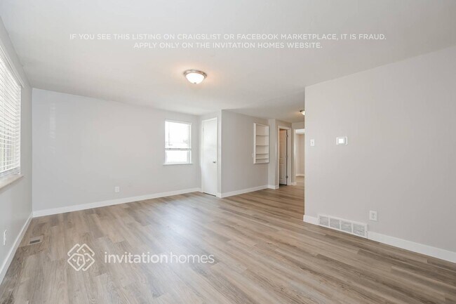 Foto del edificio - 2748 W Iowa Ave