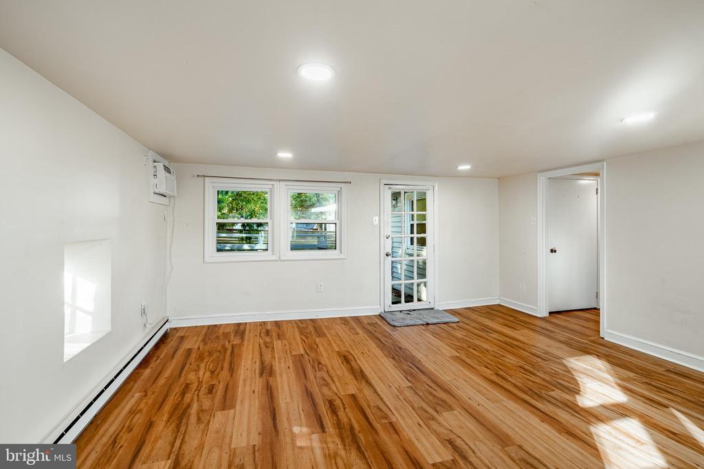 Primary Photo - 228 Crawford Ave