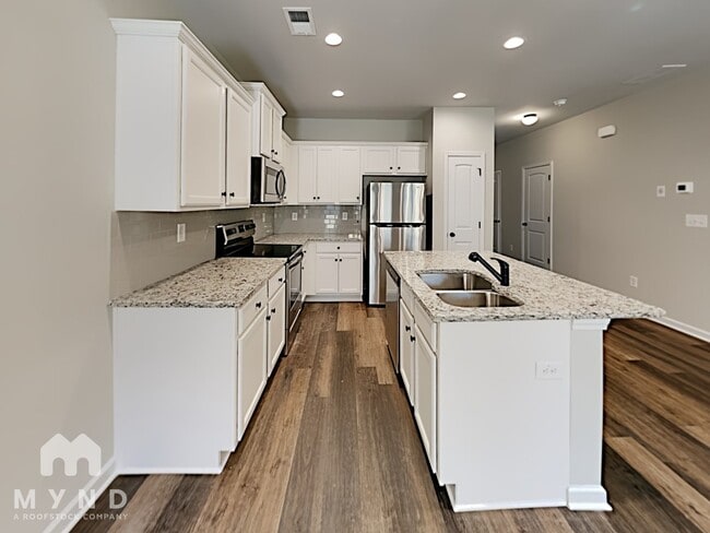 Building Photo - 6108 Oak Bend Ct
