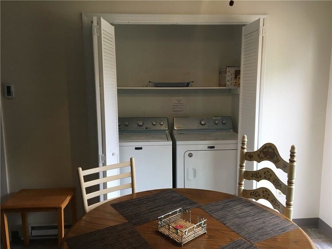 Foto del edificio - 7 Deangelis Dr