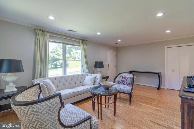 Foto del edificio - 7613 Hamlet St