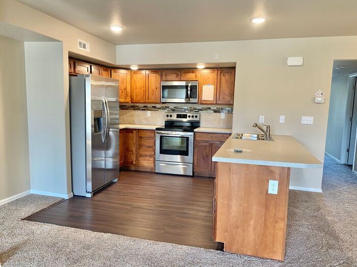 Primary Photo - West Greeley Townhome with Garage!
