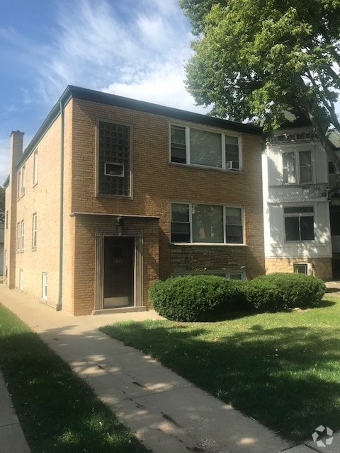 Building Photo - 3912 N Tripp Ave