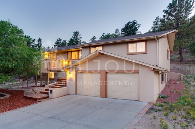 Building Photo - Located in the Hills of Rockrimmon!