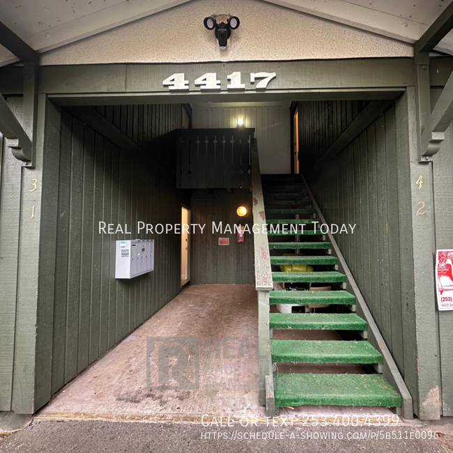 Foto del edificio - 4417 76th Ave W