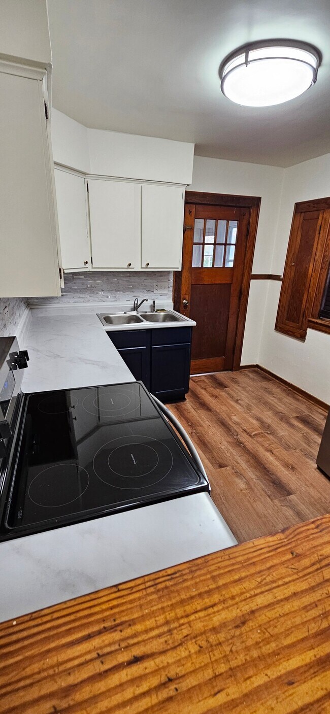 Foto del edificio - 208 W Sycamore St