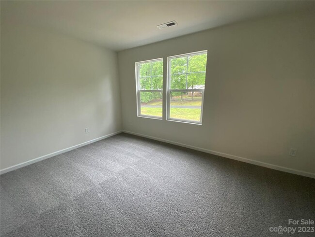 3er dormitorio - 467 Elm St