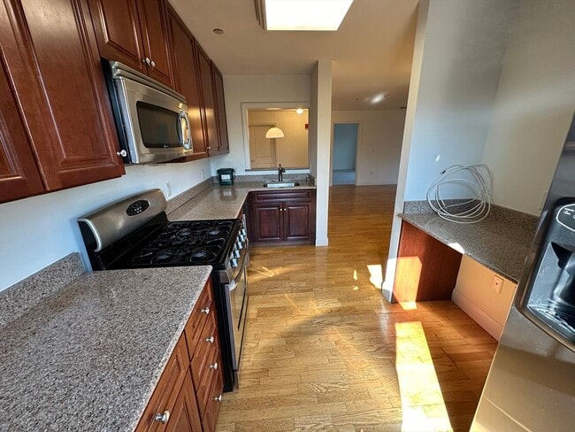 Building Photo - 318 Rindge Ave