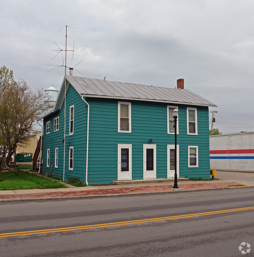 Building Photo - 223 S Main St