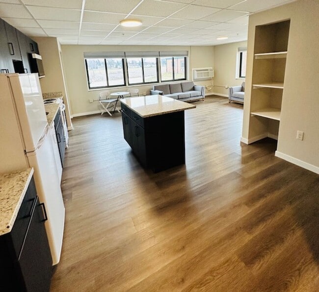 Interior Photo - bantr Chilton