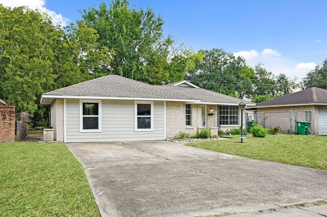 Building Photo - 11026 Spottswood Dr