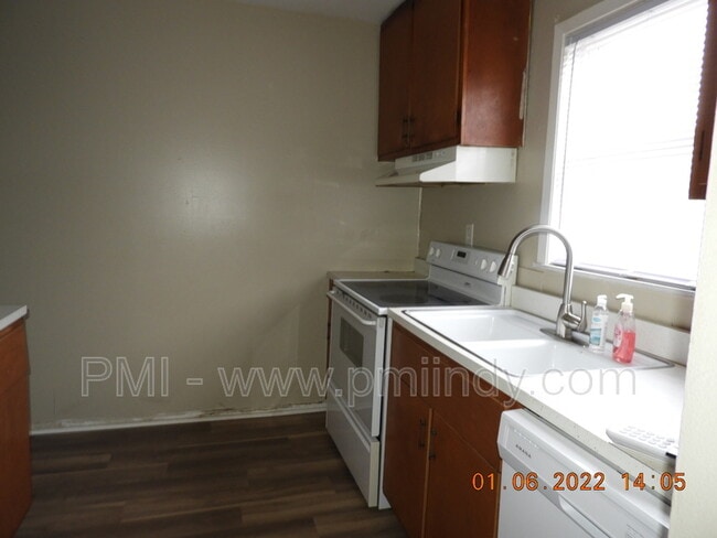 Building Photo - 4004 N Brentwood Dr