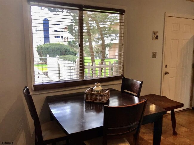 Foto del edificio - 323 44th St S