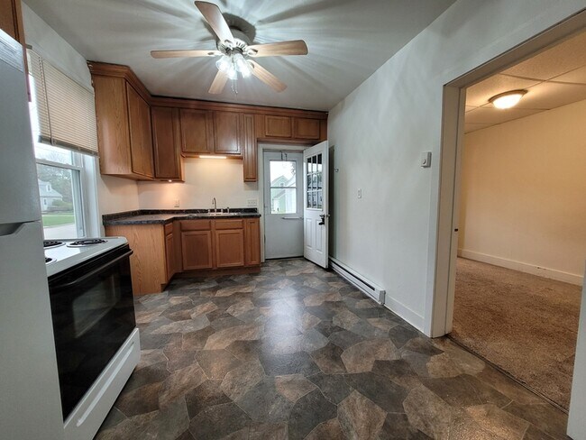Building Photo - 208 Mill St