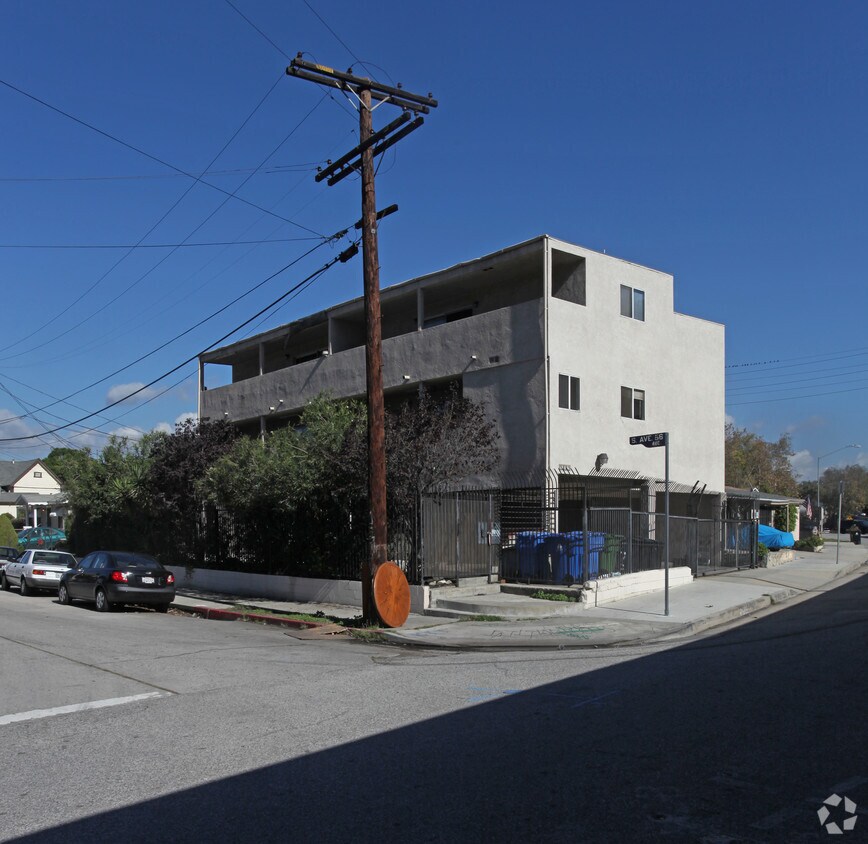 Building Photo - 5605-5609 Carlota Blvd