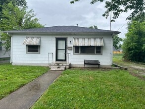 Building Photo - 1405 Rose Ave