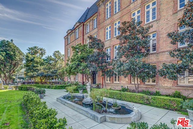 Building Photo - 1287 N Crescent Heights Blvd