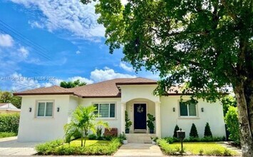 Building Photo - 1395 SW 59th Ave