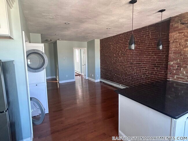 Building Photo - 349 Sumner St