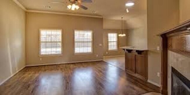 Foto del edificio - Gated Addition -  3 Bed 2 Bath 2 Car Garage Home - Edmond Schools - Gated Community